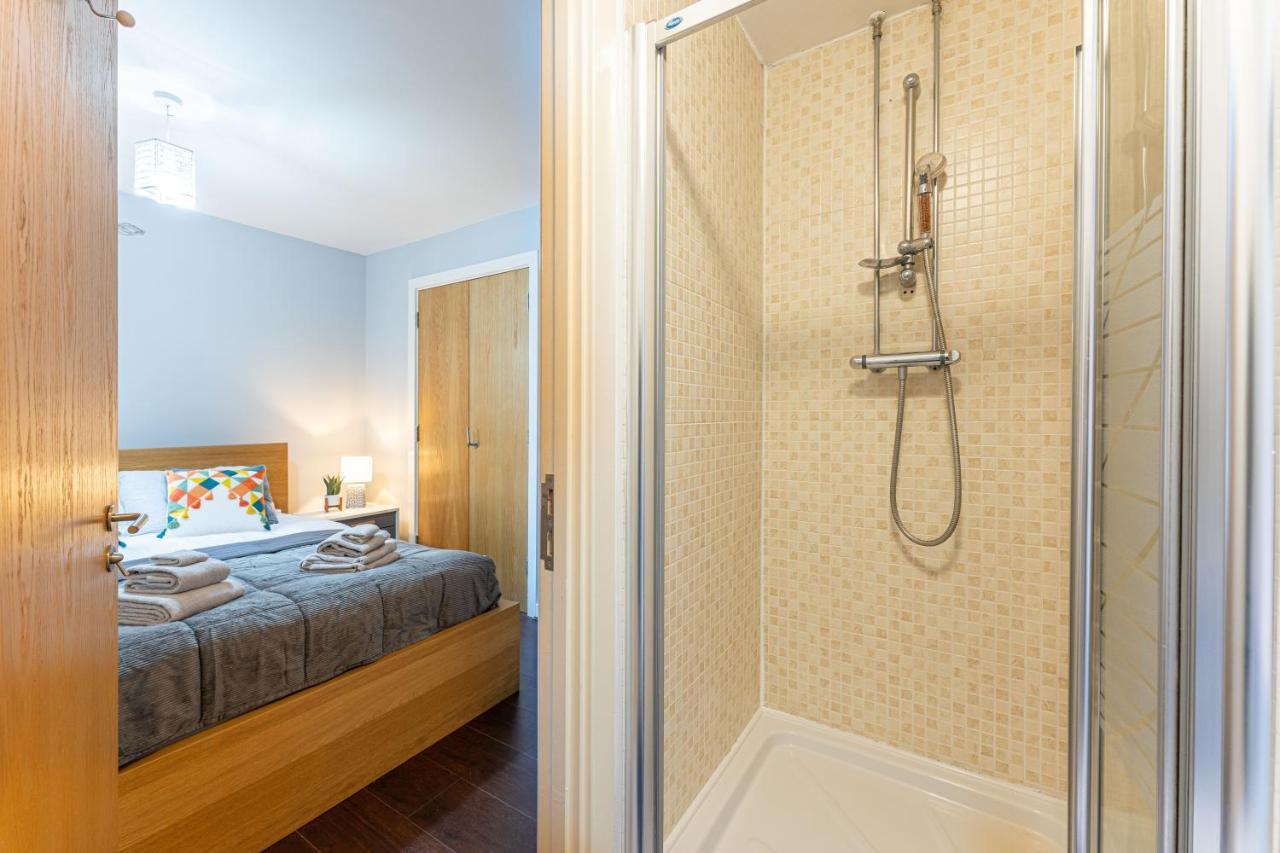 City Centre Flat Ideal For Contractors, Families & Relocators - Disable People Welcome - Free Parking, Fast Wifi, Smart Tv And 2 Bathrooms, 7Min Walk From Train Station! Coventry Exterior foto