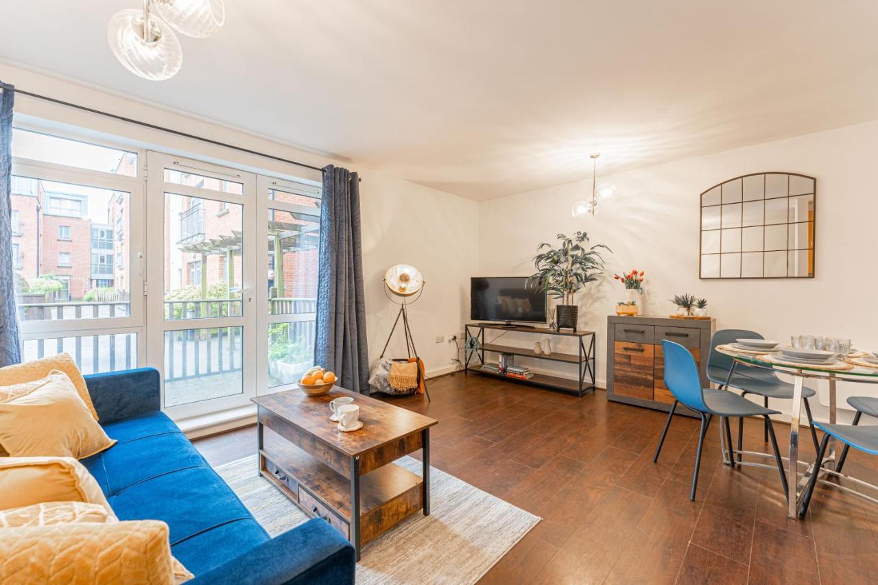 City Centre Flat Ideal For Contractors, Families & Relocators - Disable People Welcome - Free Parking, Fast Wifi, Smart Tv And 2 Bathrooms, 7Min Walk From Train Station! Coventry Exterior foto