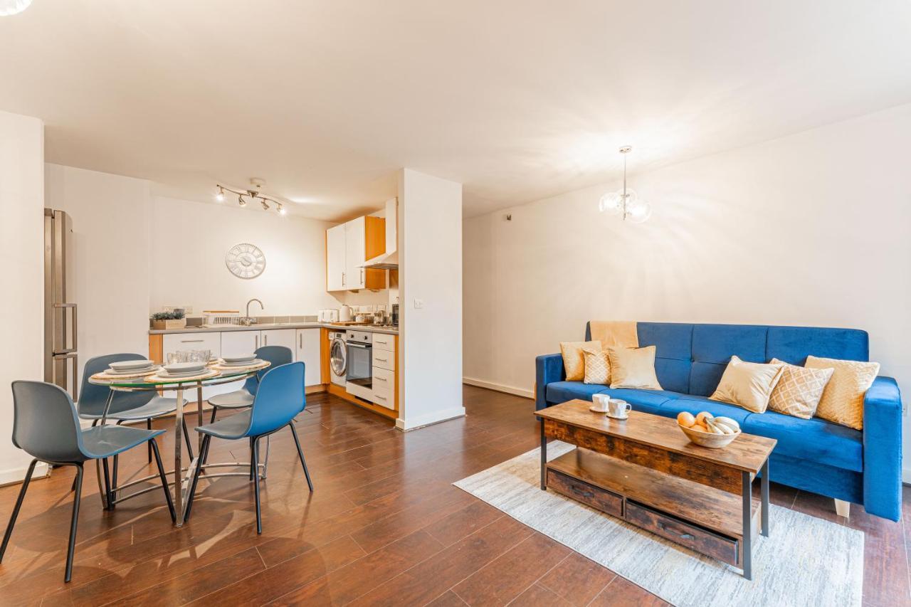 City Centre Flat Ideal For Contractors, Families & Relocators - Disable People Welcome - Free Parking, Fast Wifi, Smart Tv And 2 Bathrooms, 7Min Walk From Train Station! Coventry Exterior foto