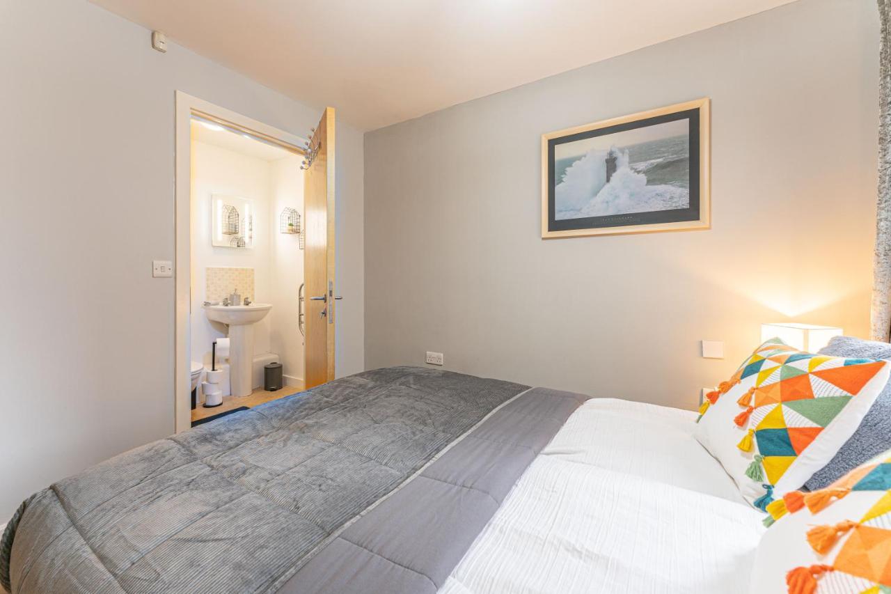 City Centre Flat Ideal For Contractors, Families & Relocators - Disable People Welcome - Free Parking, Fast Wifi, Smart Tv And 2 Bathrooms, 7Min Walk From Train Station! Coventry Exterior foto